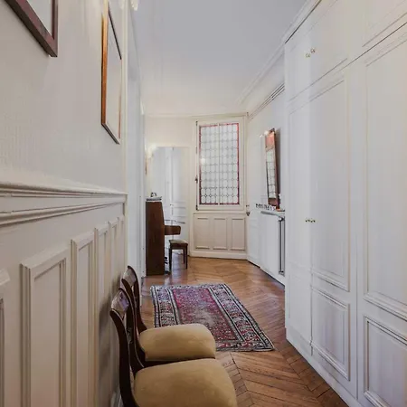 Appartamento Period Splendor Near Champs Elysees